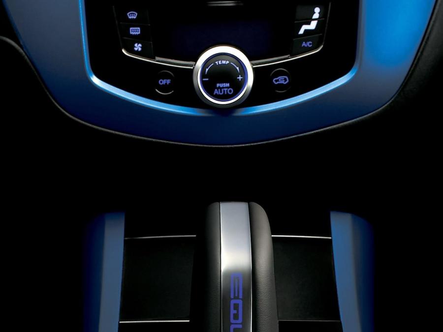 Детали интерьера Ford Equator Concept 2005 года  (фото 10 из 16)